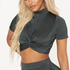 Ruched Crop Top 💚